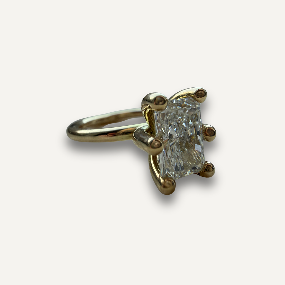 Geelgouden ring met radiant-cut labdiamant