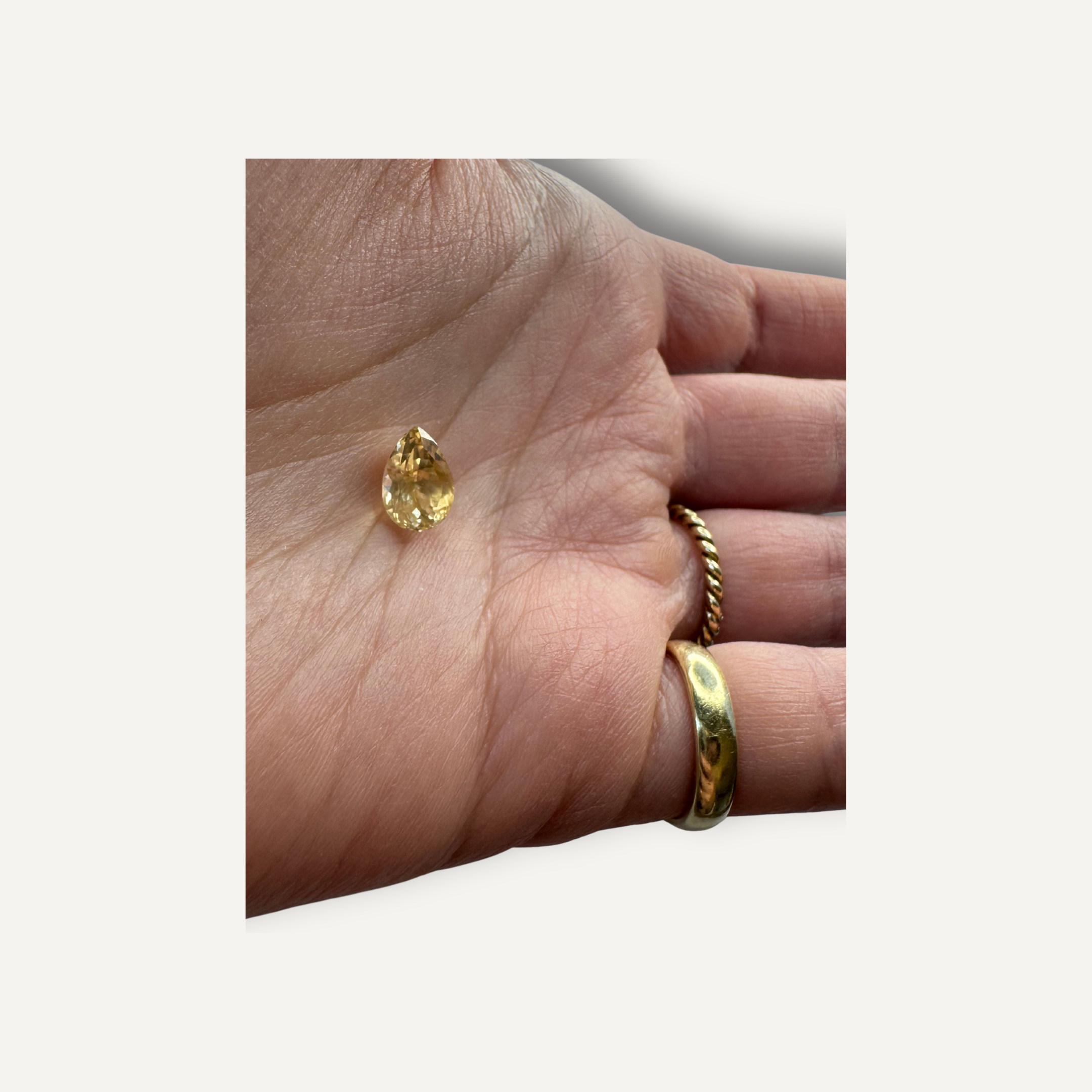 Gele saffier steen