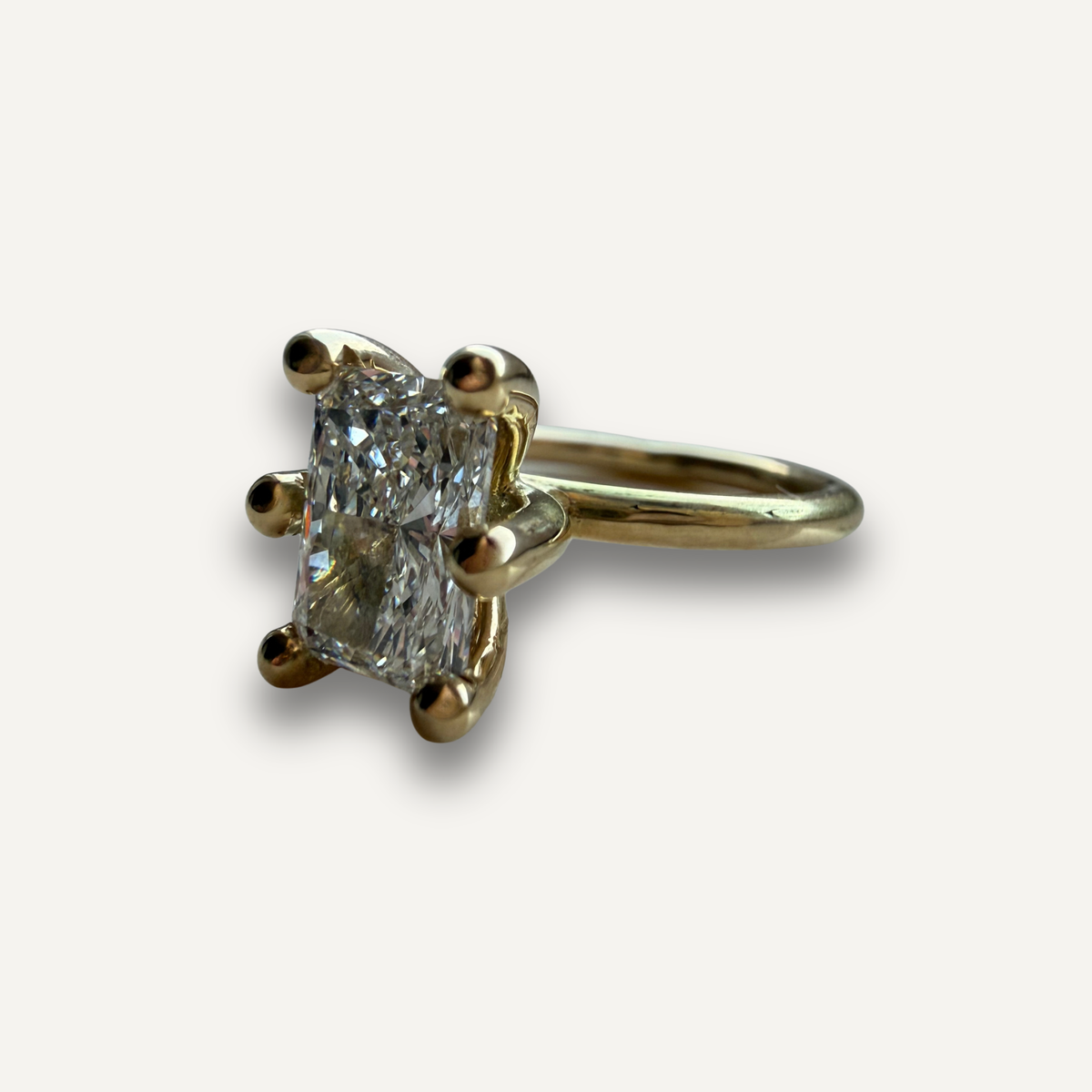Geelgouden ring met radiant-cut labdiamant