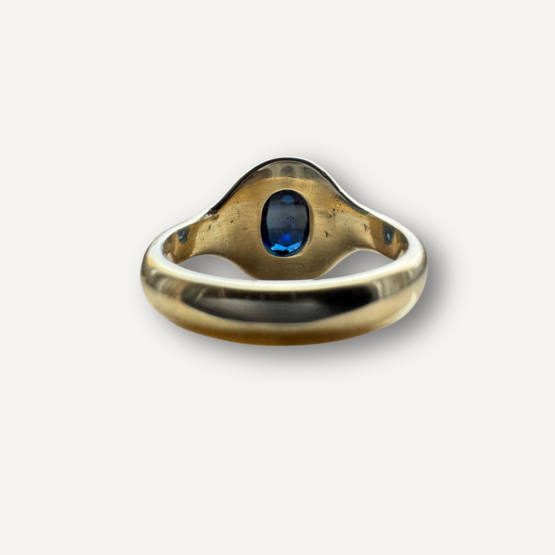Geel gouden ovale saffierring