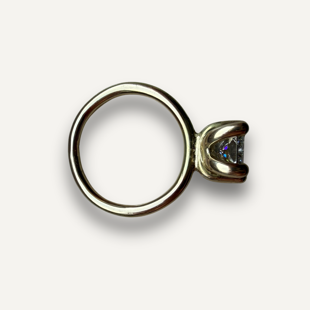 Geelgouden ring met radiant-cut labdiamant