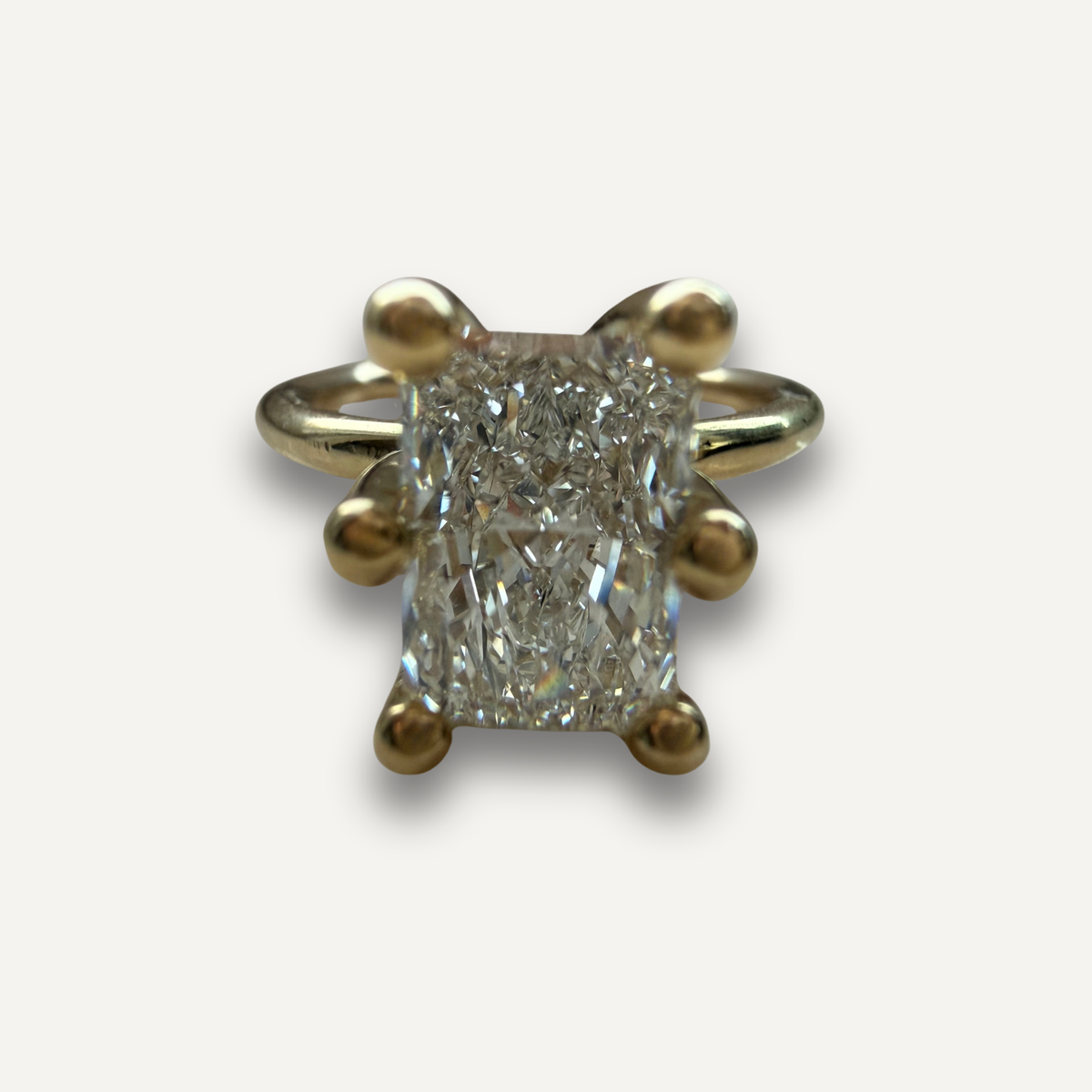 Geelgouden ring met radiant-cut labdiamant