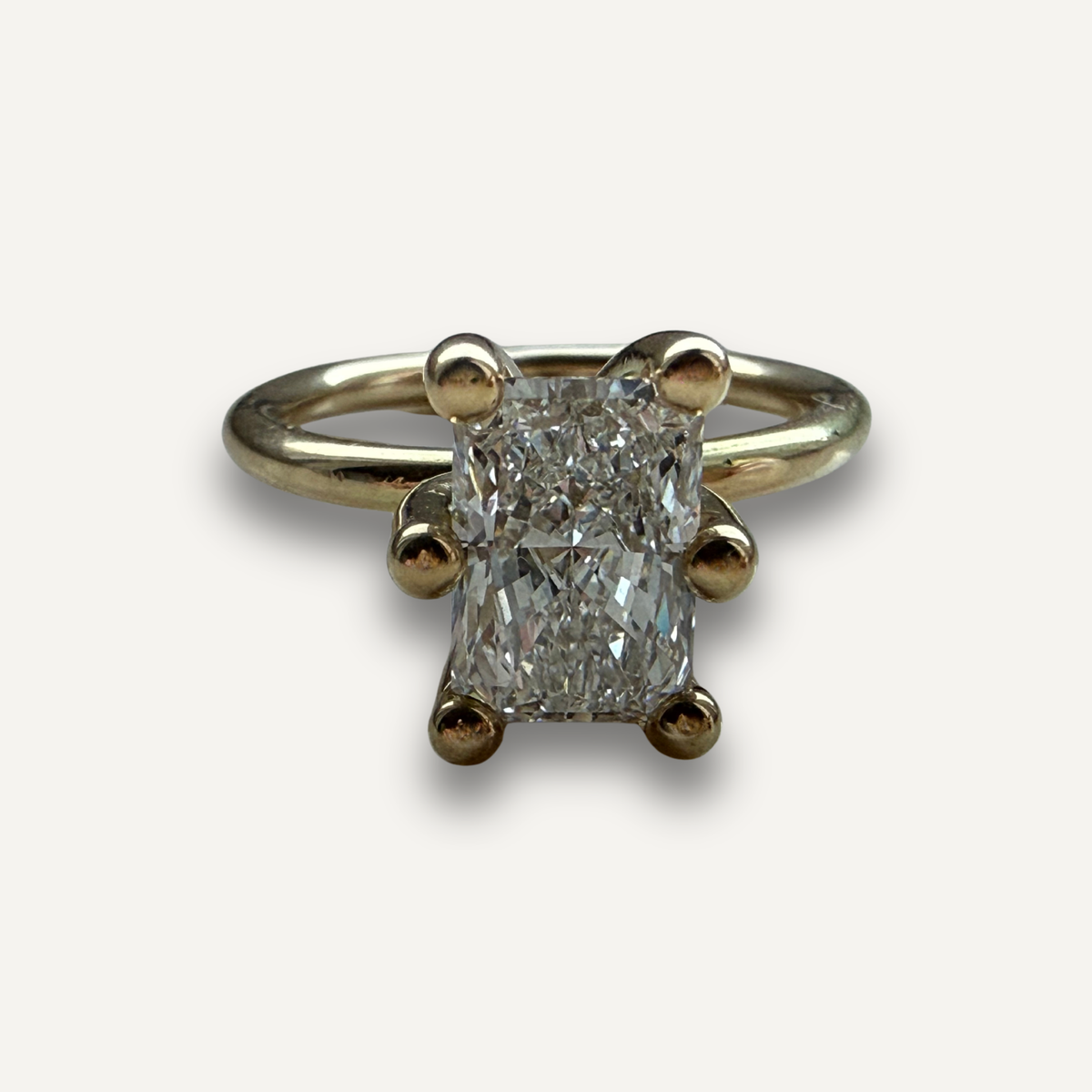 Geelgouden ring met radiant-cut labdiamant